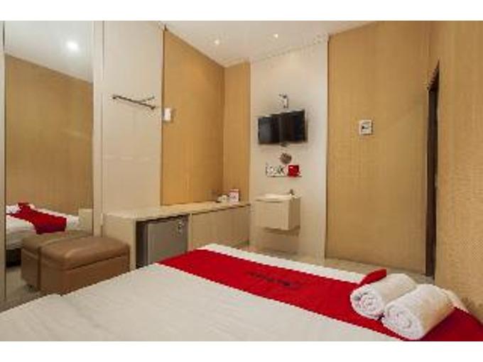 Сурабая: RedDoorz near Exit Toll Kota Satelit 2