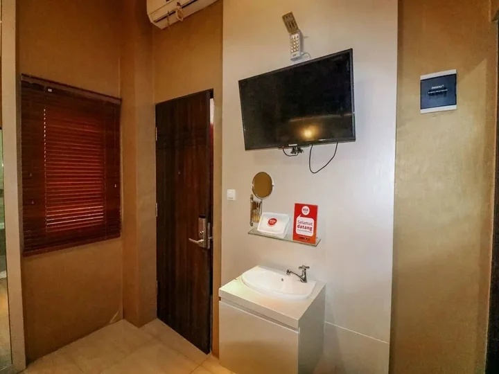 Сурабая: RedDoorz near Exit Toll Kota Satelit 2