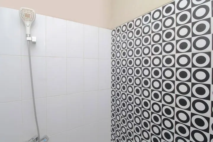 Батуретно: Airy UGM Sendowo E 106 Yogyakarta