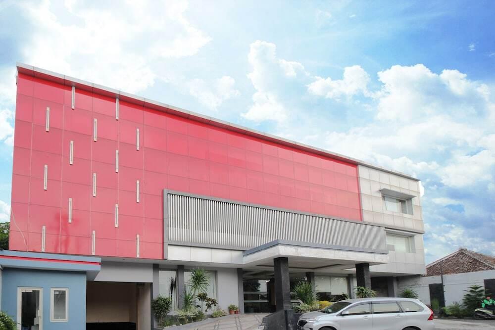 Батуретно: Airy UGM Sendowo E 106 Yogyakarta