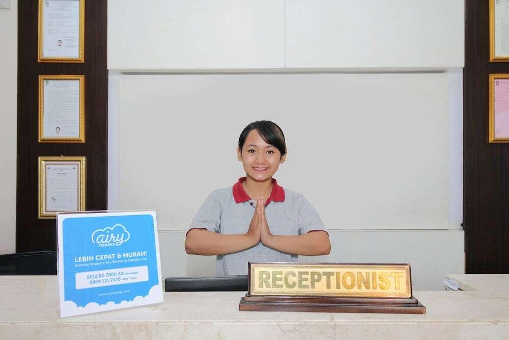 Суракарта: Airy Terminal Tirtonadi MT Haryono 80 Solo