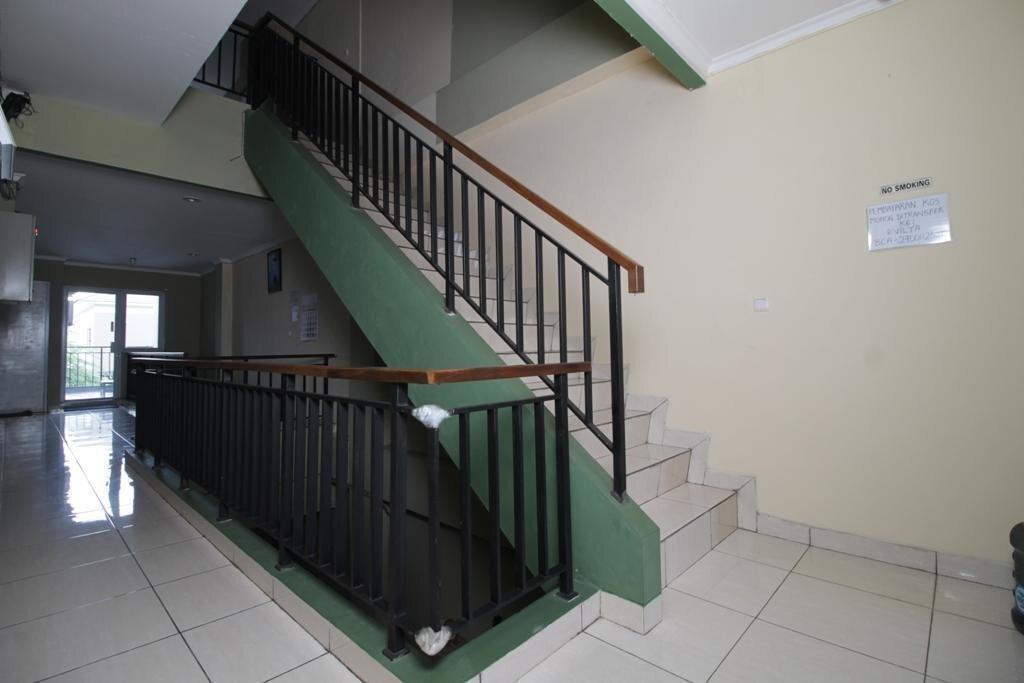 Куруг: RedDoorz near Lippo Village 3
