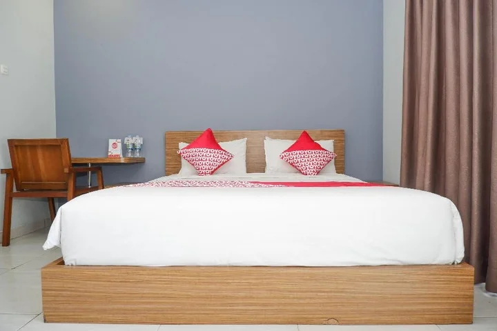 Семаранг: RedDoorz near Ahmad Yani Airport