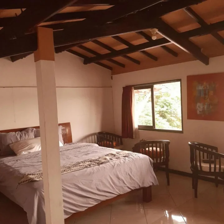 Депок: Seven Trumpets Guesthouse