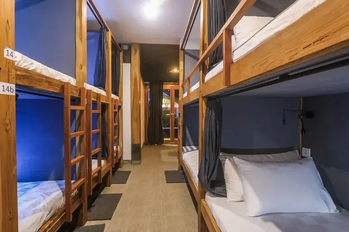 Лабуан-Баджо: Green Hill Bed Station - Hostel