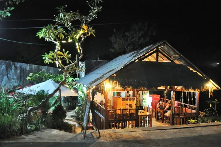 Пенида: Simpang Inn
