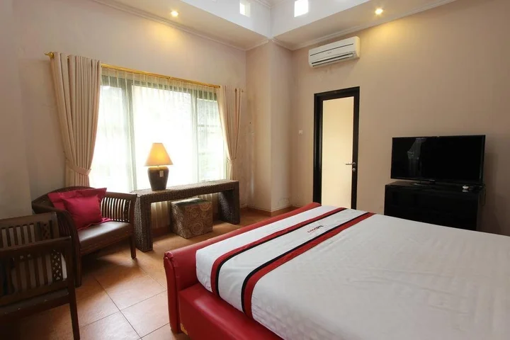 Депок: RedDoorz near Casa Grande