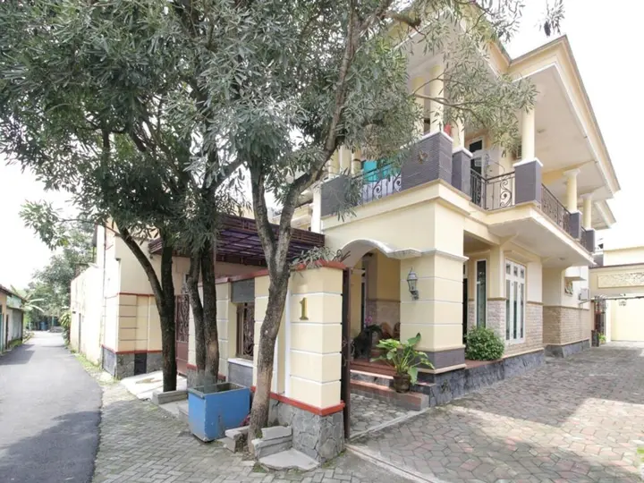 Депок: RedDoorz Plus near STIE YKPN