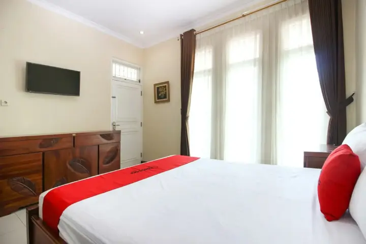 Депок: RedDoorz Plus near STIE YKPN
