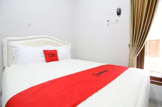 Депок: RedDoorz Plus near STIE YKPN