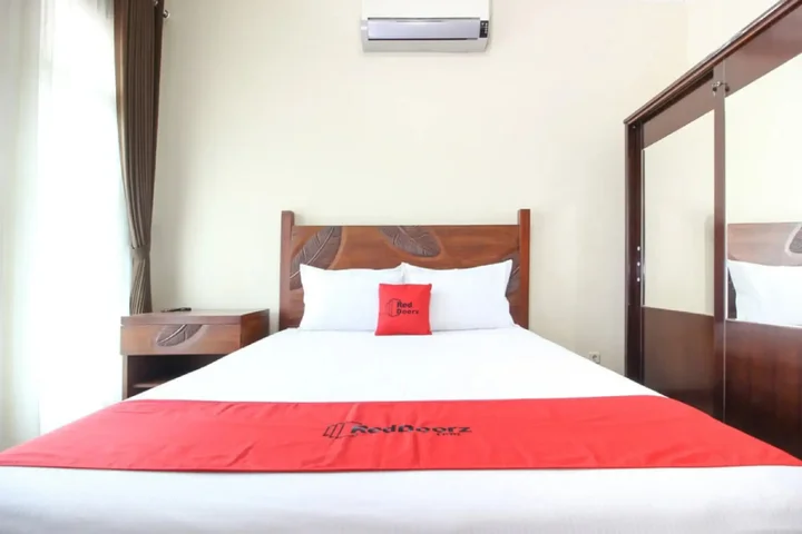 Депок: RedDoorz Plus near STIE YKPN