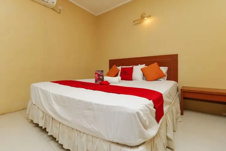 Сукарайя: RedDoorz @ Desa Cijulang Sentul