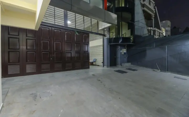 Джакарта: RedDoorz Plus near Harmoni Gajah Mada