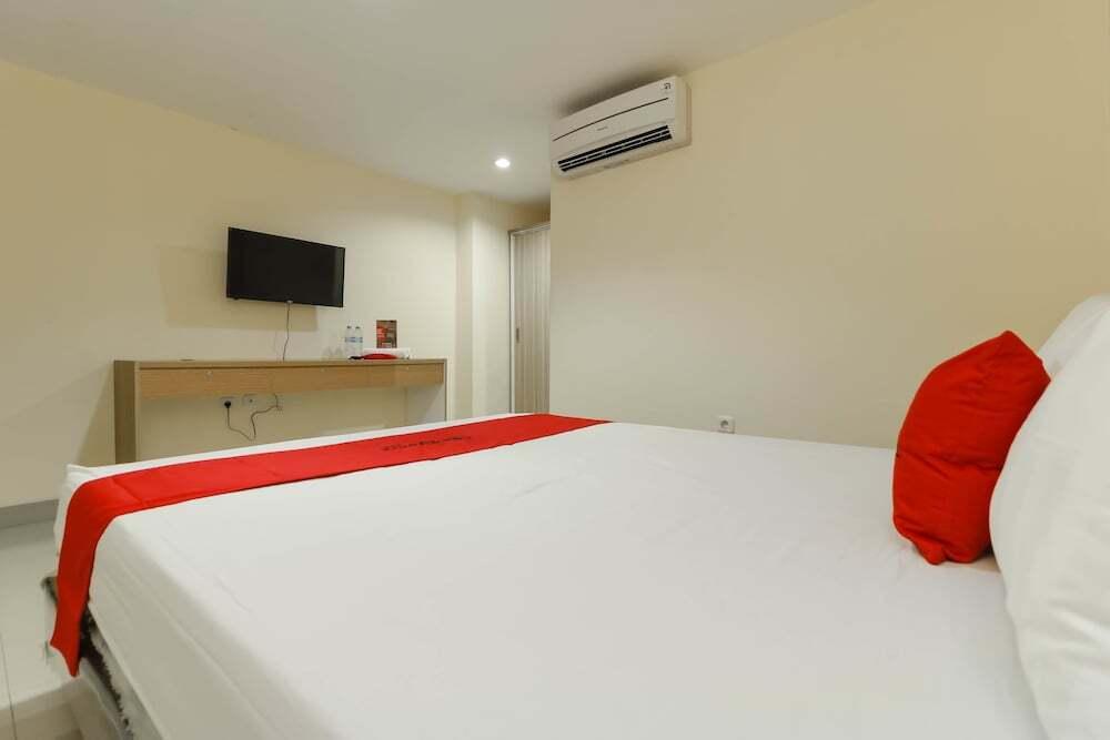 Джакарта: RedDoorz Plus near Harmoni Gajah Mada