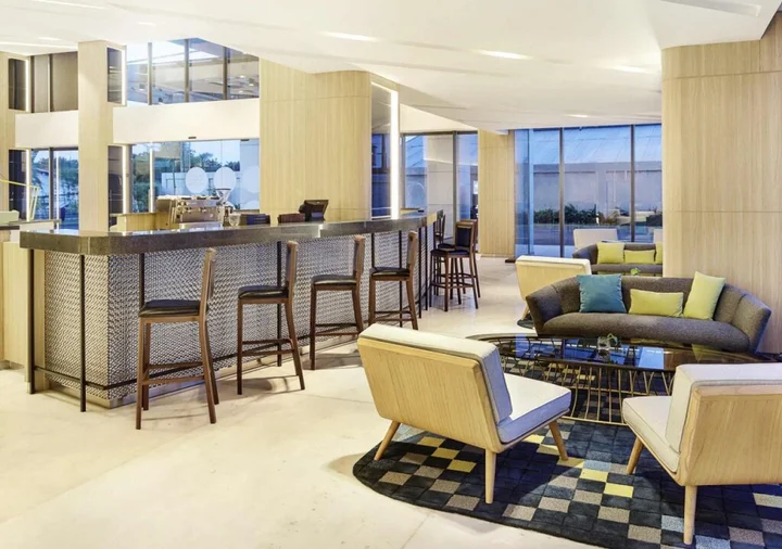 Сурабая: Novotel Samator Surabaya Timur