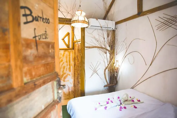 Гили-Мено: The Rabbit Tree - Hostel