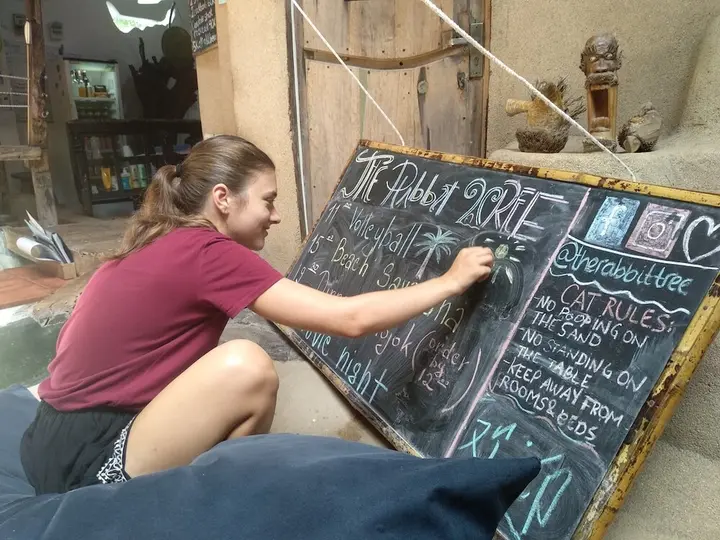 Гили-Мено: The Rabbit Tree - Hostel