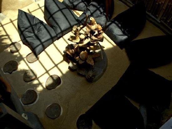 Гили-Мено: The Rabbit Tree - Hostel