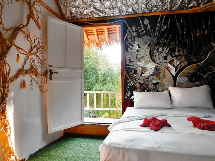 Гили-Мено: The Rabbit Tree - Hostel