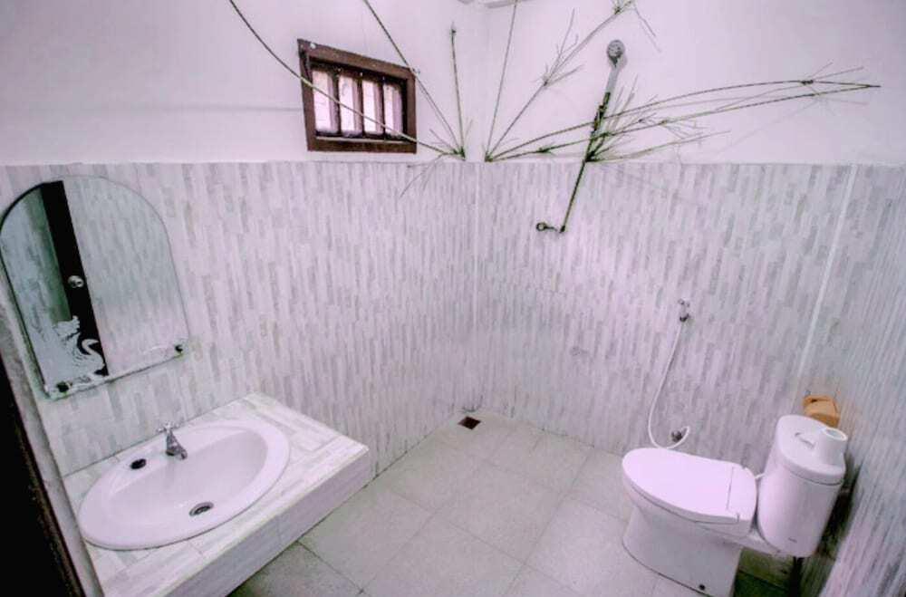 Гили-Мено: The Rabbit Tree - Hostel