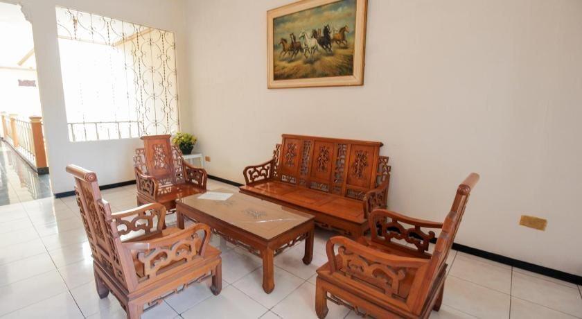 Сурабая: Airy Eco Syariah Wonokromo Bratang Gede 105 Surabaya