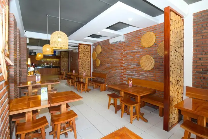 Сурабая: Airy Raya Rungkut Juanda Surabaya
