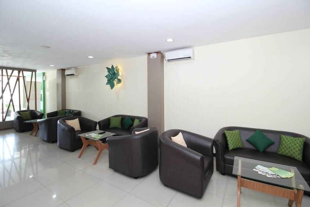 Сурабая: Airy Raya Rungkut Juanda Surabaya