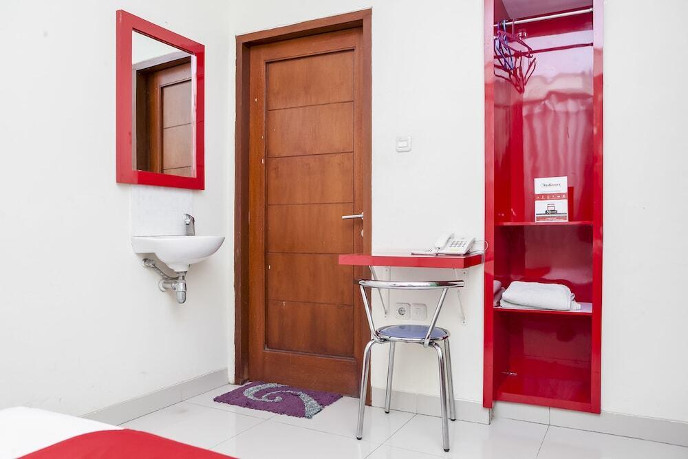 Бандунг: RedDoorz @ Buah Batu 2