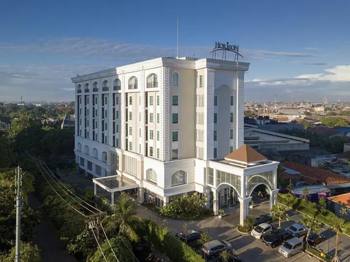 Джакарта: Horison Ciledug
