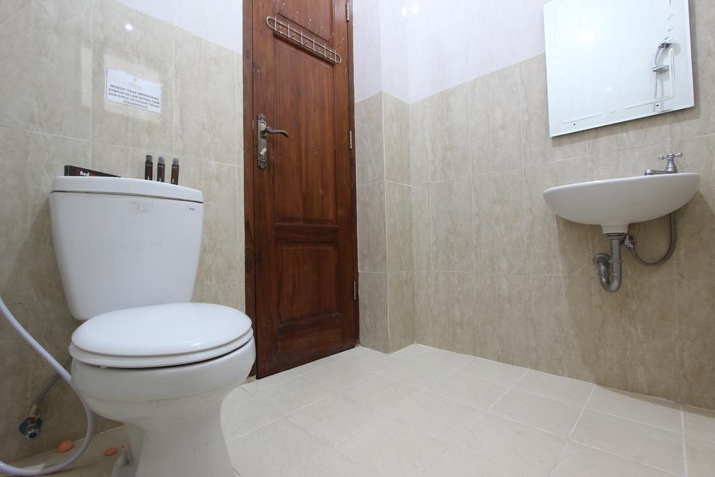 Депок: RedDoorz @ Plemburan