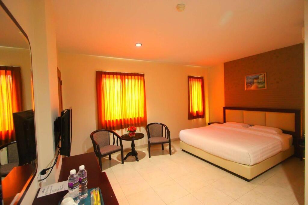 Батам: Lovina Inn - Nagoya Batam
