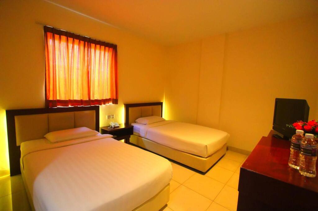 Батам: Lovina Inn - Nagoya Batam