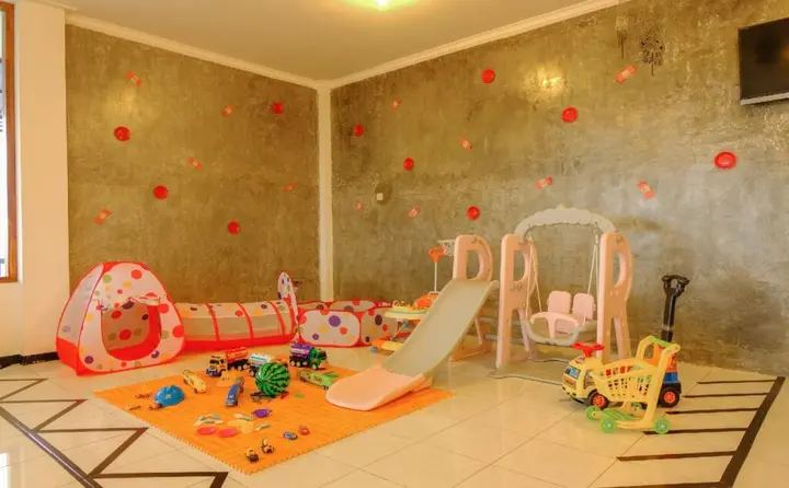 Бату: Hotel Kawi Surapatha