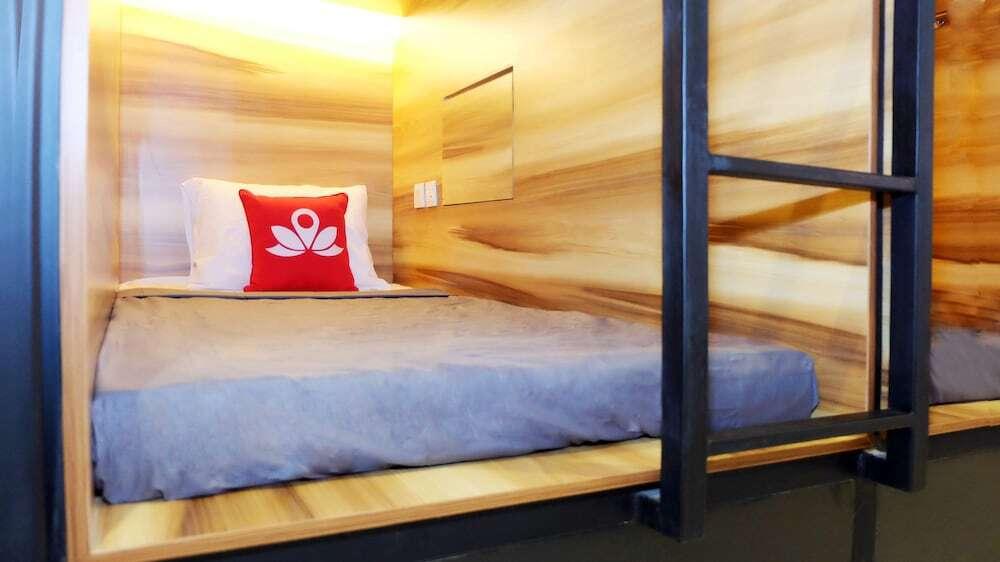 Сурабая: ZEN Hostel Gubeng Station