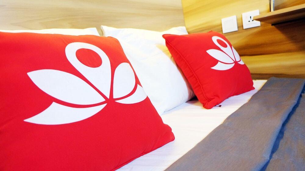 Сурабая: ZEN Hostel Gubeng Station