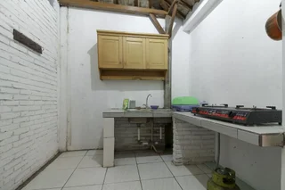 Депок: RedDoorz near Anggajaya Condongcatur