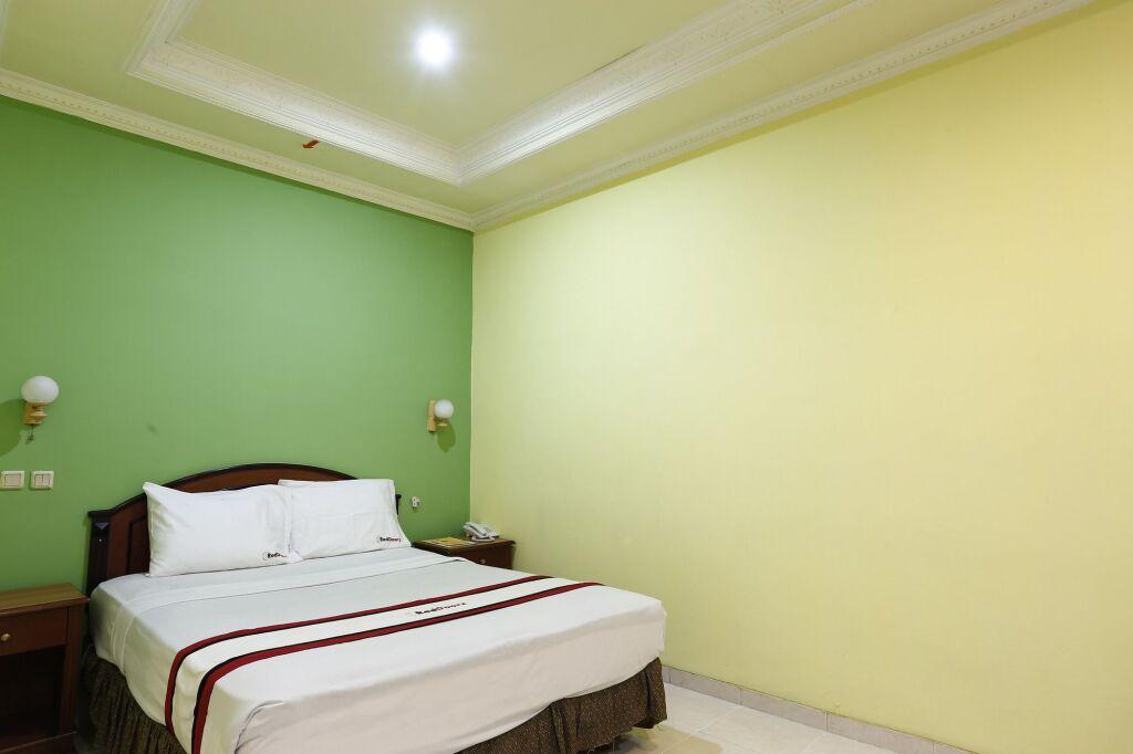 Депок: Reddoorz near Ambarukmo Plaza 3