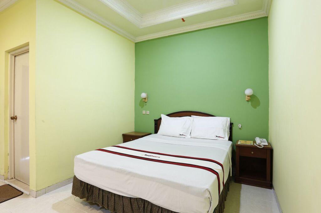 Депок: Reddoorz near Ambarukmo Plaza 3