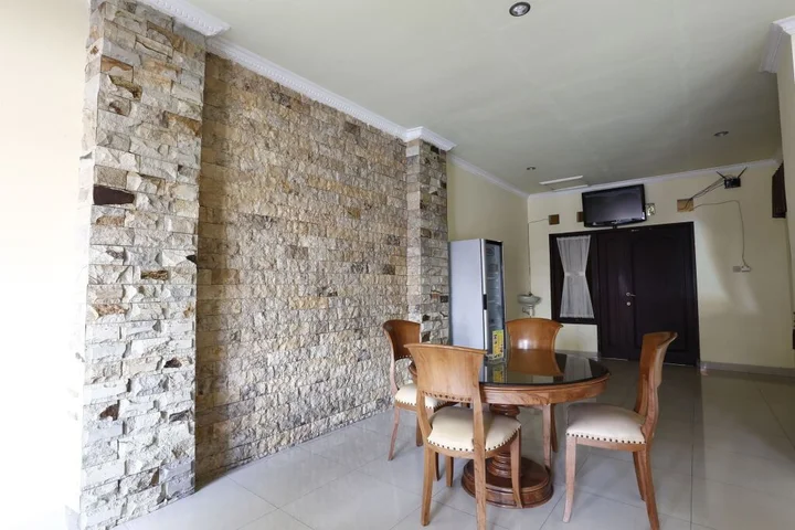 Депок: Reddoorz near Ambarukmo Plaza 3
