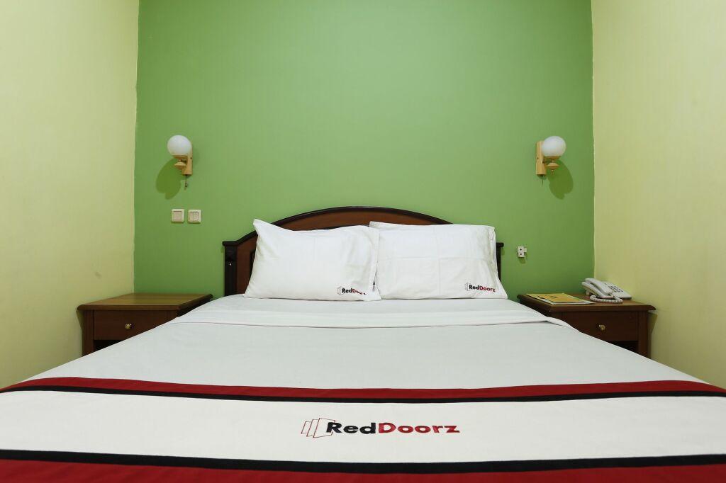 Депок: Reddoorz near Ambarukmo Plaza 3