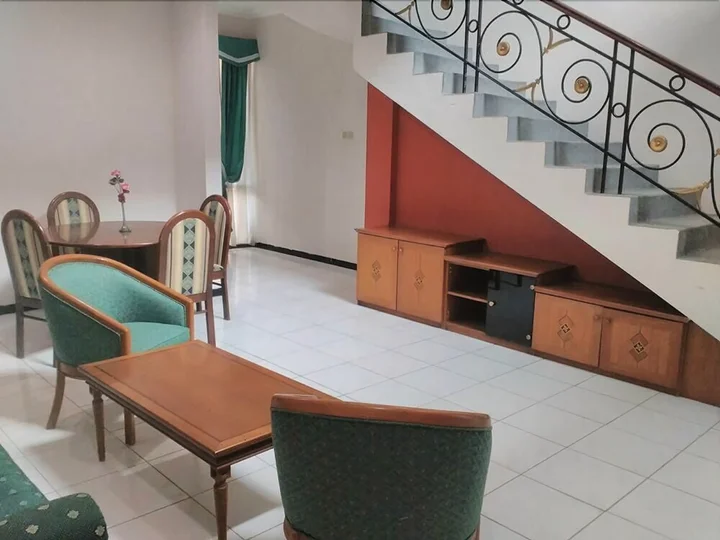 Сурабая: Hotel Istana Permata Juanda