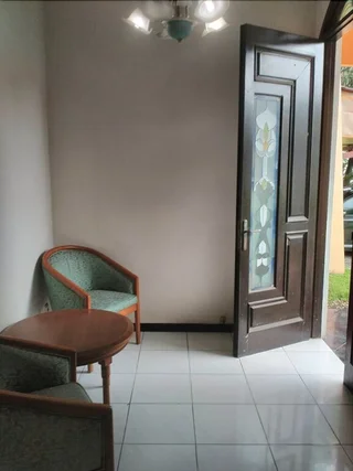Сурабая: Hotel Istana Permata Juanda