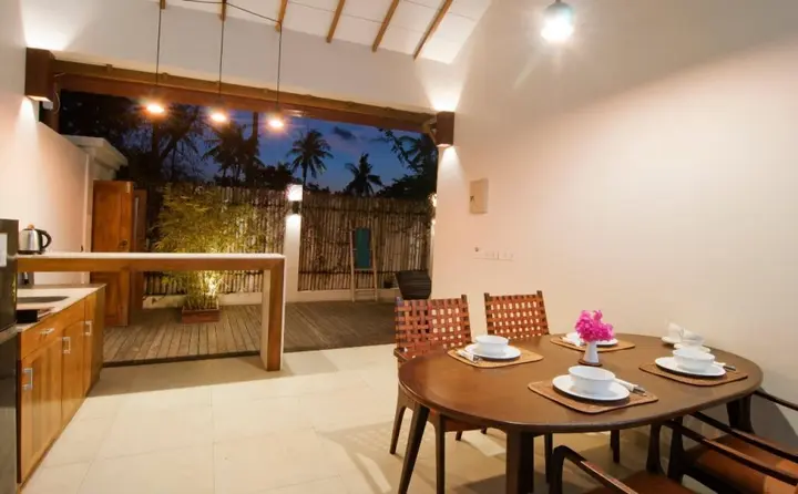 Гили Аир: KeRensia Private Pool Villas