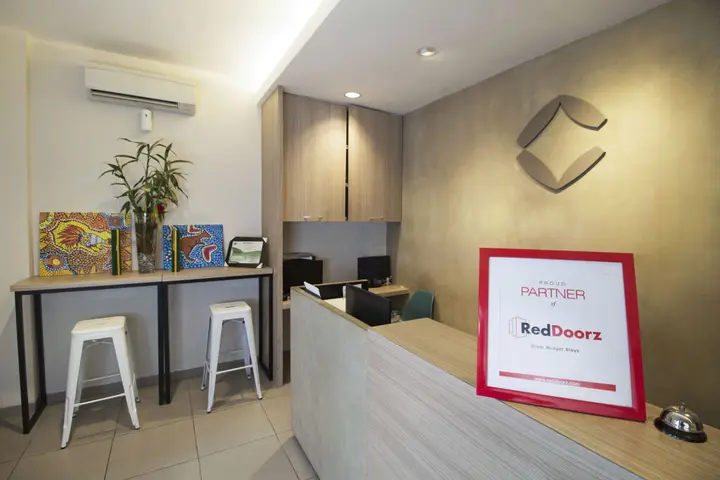 Джакарта: RedDoorz Plus @ Setiabudi Eight