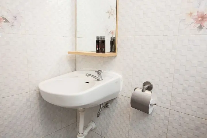 Сурабая: RedDoorz near Kawasan Industri SIER 2