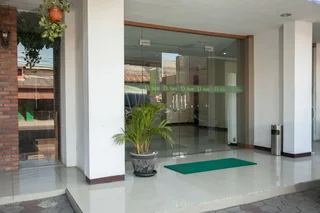 Сурабая: RedDoorz near Kawasan Industri SIER 2