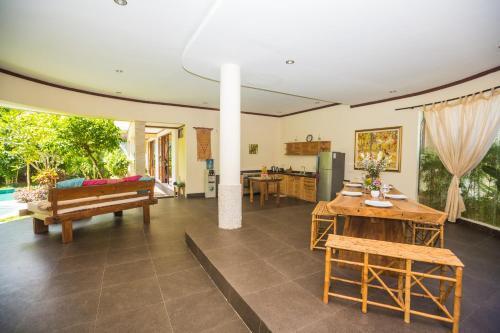 Чангу: Villa Dora