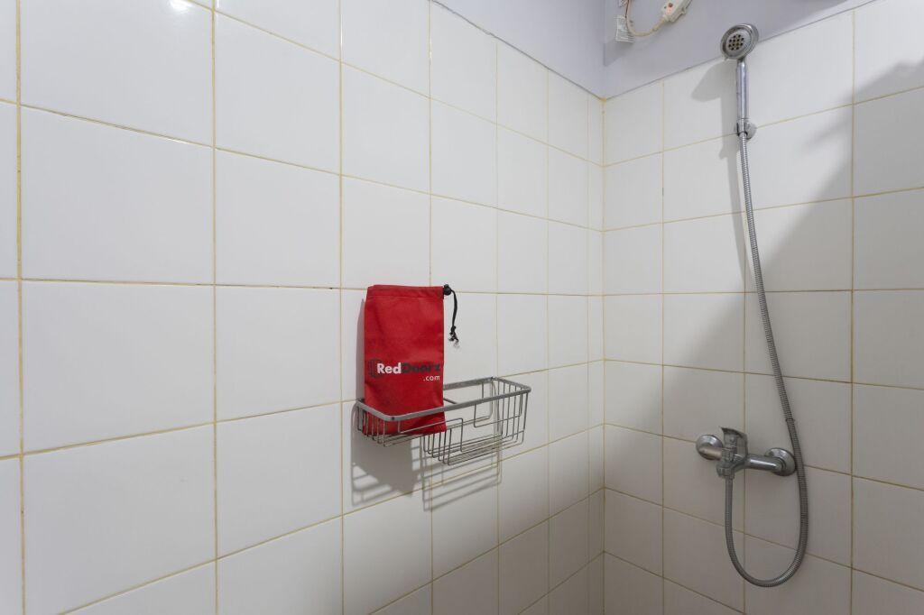 Джакарта: RedDoorz Plus near Cilandak Town Square 2