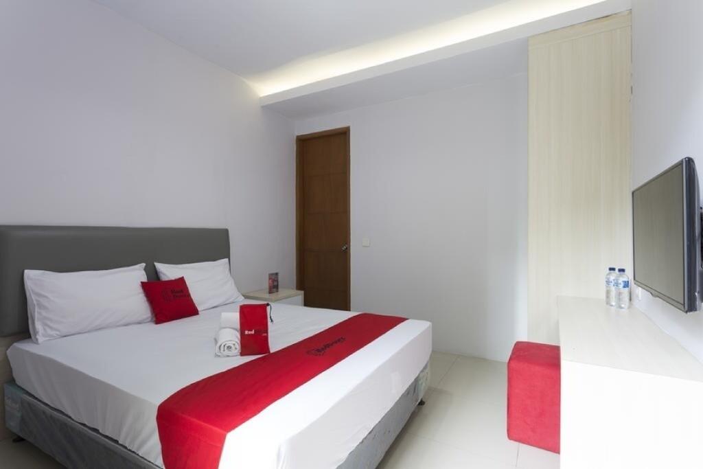 Джакарта: RedDoorz Plus near Cilandak Town Square 2
