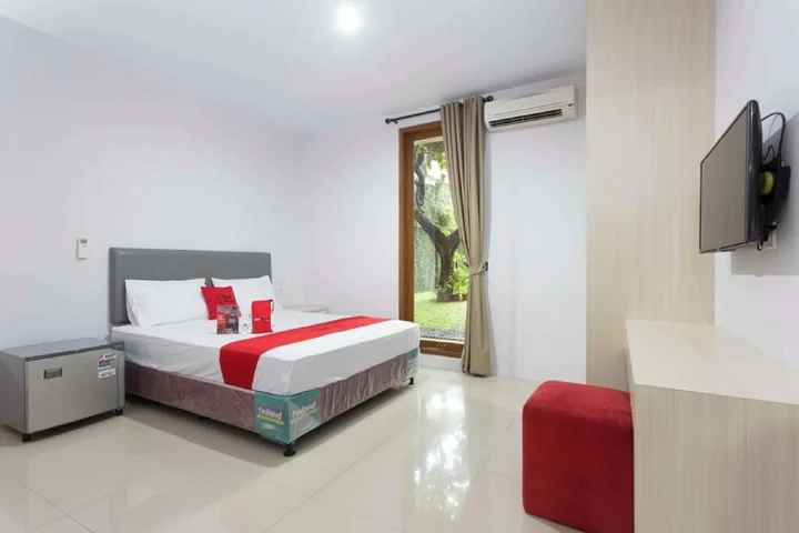 Джакарта: RedDoorz Plus near Cilandak Town Square 2